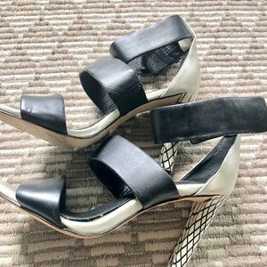 Calvin klien black and white